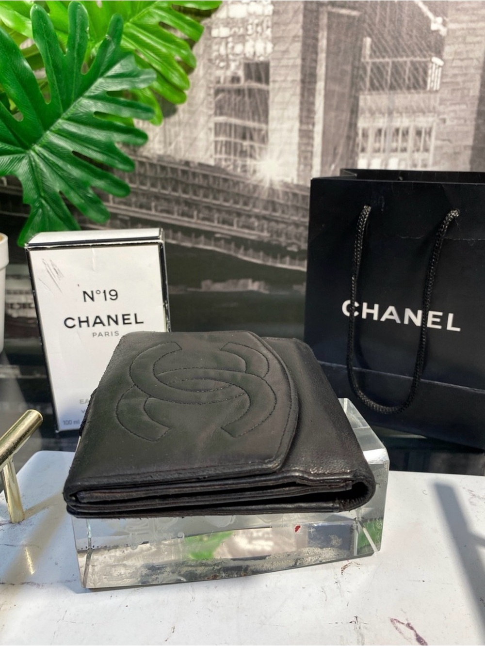 Authentic CHANEL Timeless CC Logo Leather Wallet - Picture 14 of 15